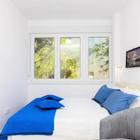 Brand New In Center Apartman *